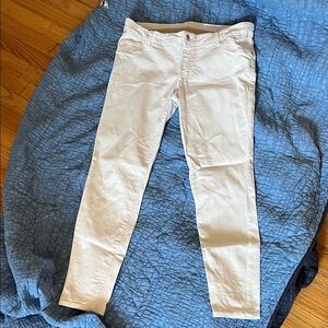 Old Navy Maternity Skinny Jeans - White